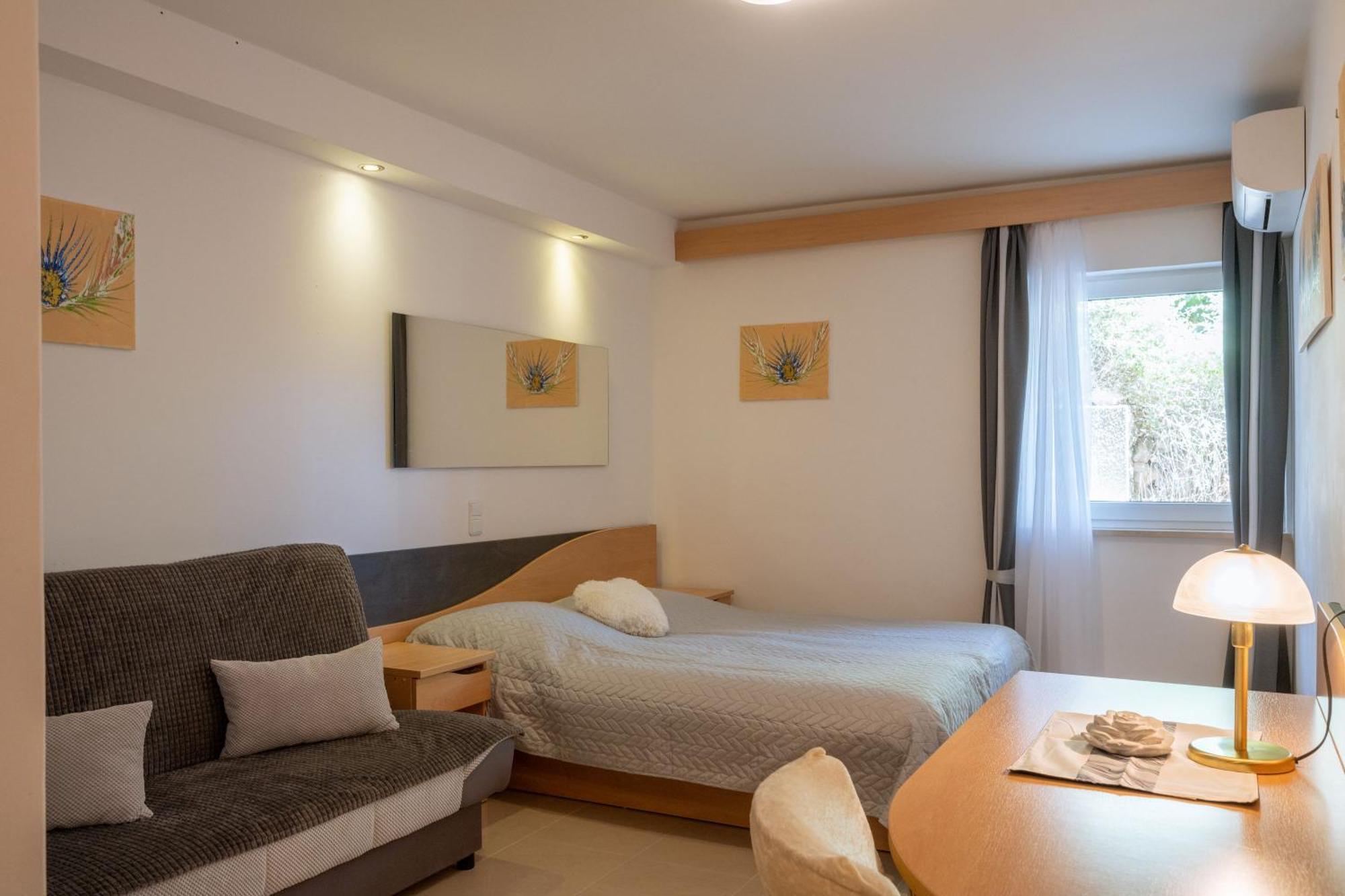 Apartmani Marelic - Sun Beach Zavalatica Bagian luar foto