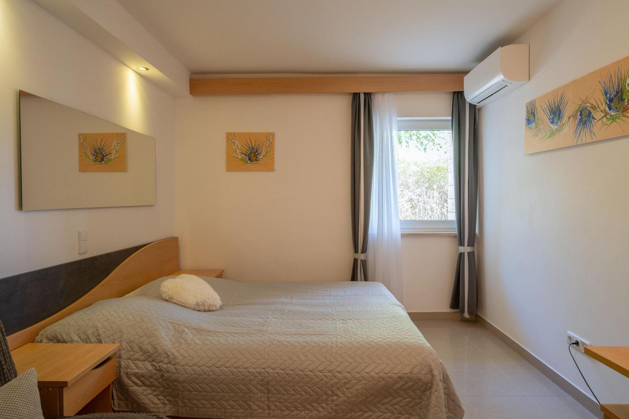 Apartmani Marelic - Sun Beach Zavalatica Bagian luar foto