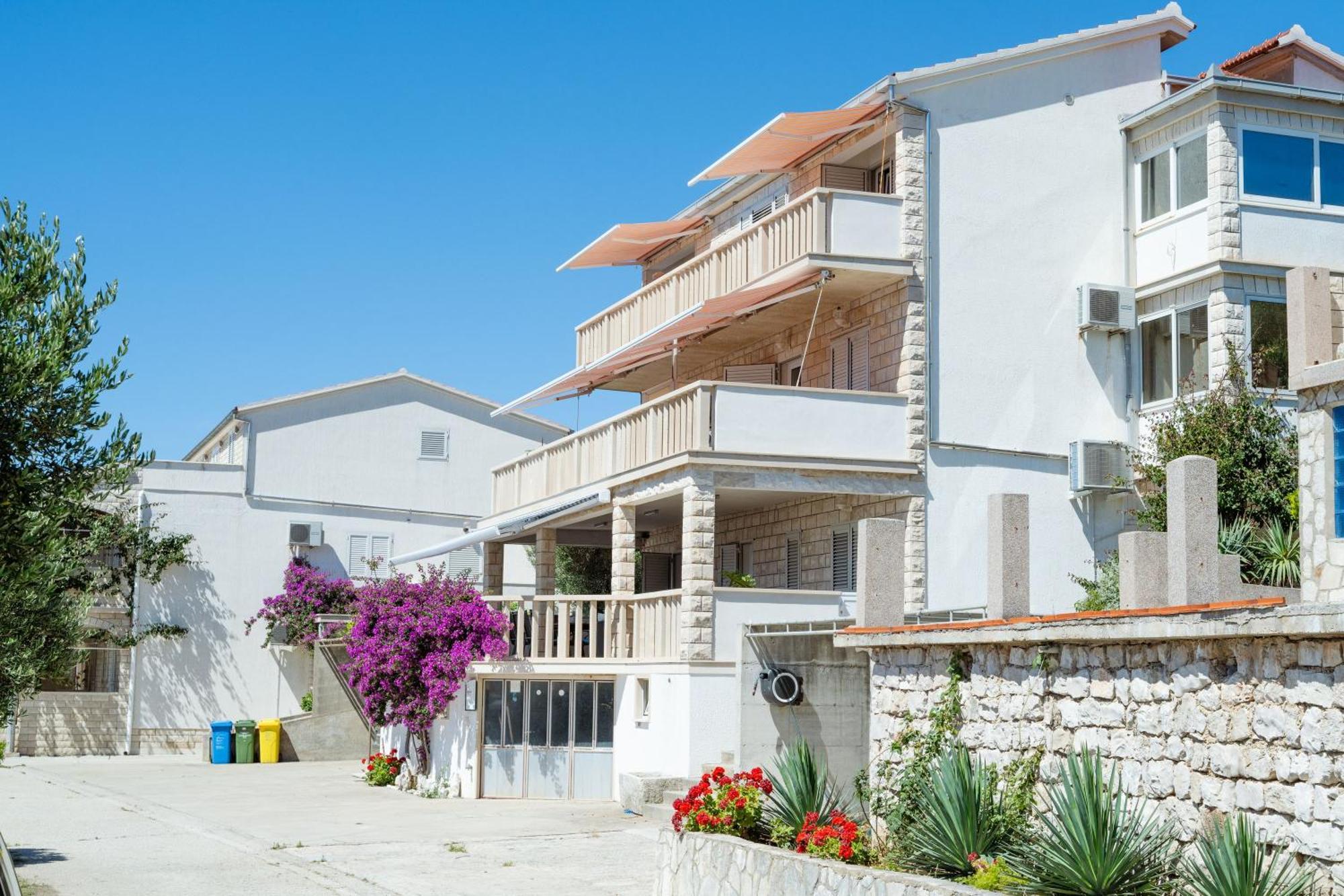 Apartmani Marelic - Sun Beach Zavalatica Bagian luar foto